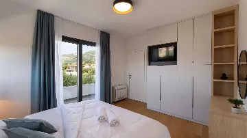 5-Bedroom Villa in Kaštel Stari for 9 Guests