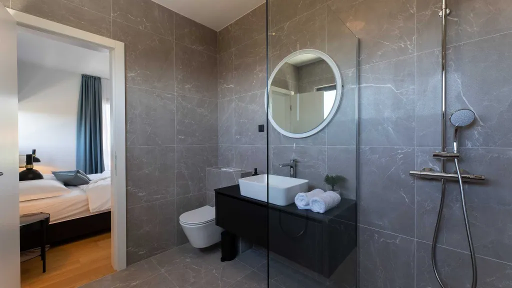 5-Bedroom Villa in Kaštel Stari for 9 Guests