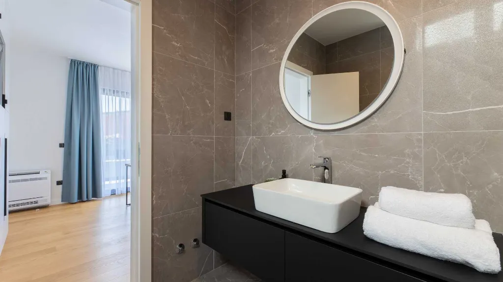 5-Bedroom Villa in Kaštel Stari for 9 Guests