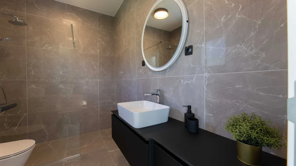 5-Bedroom Villa in Kaštel Stari for 9 Guests