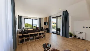 5-Bedroom Villa in Kaštel Stari for 9 Guests