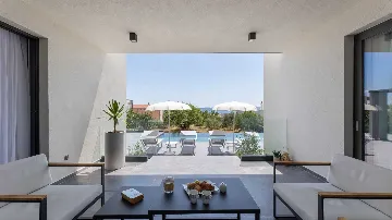 5-Bedroom Villa in Kaštel Stari for 9 Guests