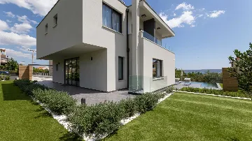5-Bedroom Villa in Kaštel Stari for 9 Guests