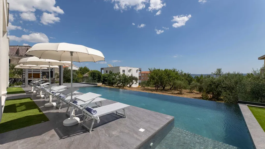 5-Bedroom Villa in Kaštel Stari for 9 Guests