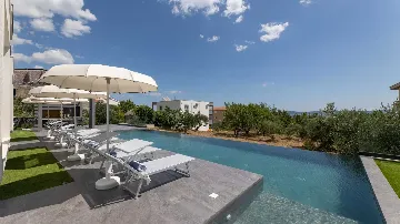 5-Bedroom Villa in Kaštel Stari for 9 Guests