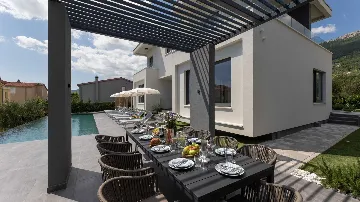 5-Bedroom Villa in Kaštel Stari for 9 Guests