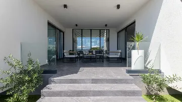 5-Bedroom Villa in Kaštel Stari for 9 Guests
