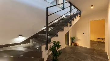 5-Bedroom Villa in Kaštel Stari for 9 Guests