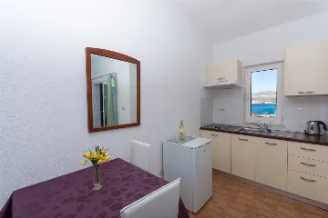 Studio for 2 Guests with Balcony in Okrug Gornji