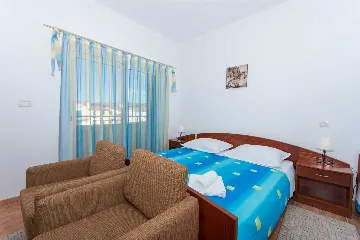 Studio for 2 Guests with Balcony in Okrug Gornji