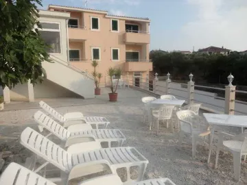 Studio for 2 Guests with Balcony in Okrug Gornji