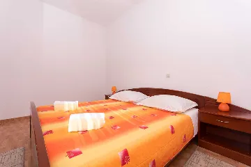 1-Bedroom Apartment in Okrug Gornji with Partial View