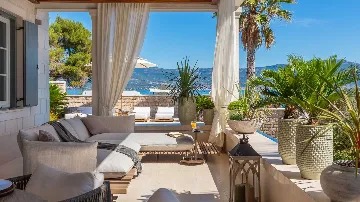 Slatine Villa with Heated Infinity Pool and Sea Views