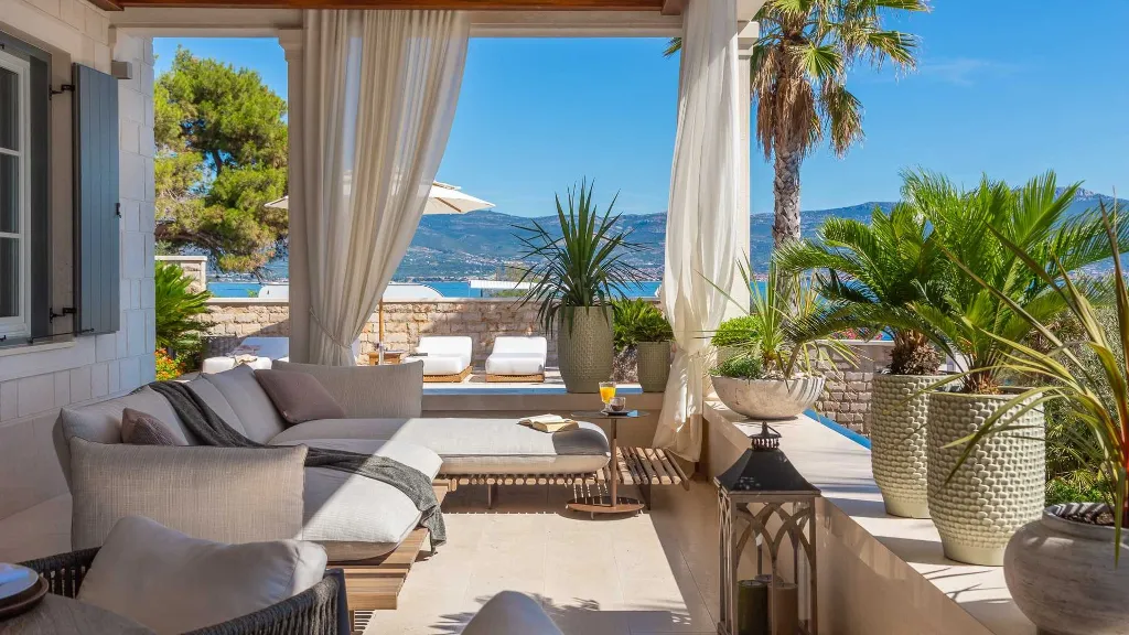Slatine Villa with Heated Infinity Pool and Sea Views