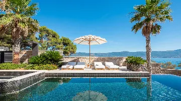 Slatine Villa with Heated Infinity Pool and Sea Views