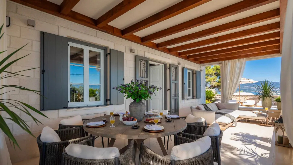 Slatine Villa with Heated Infinity Pool and Sea Views