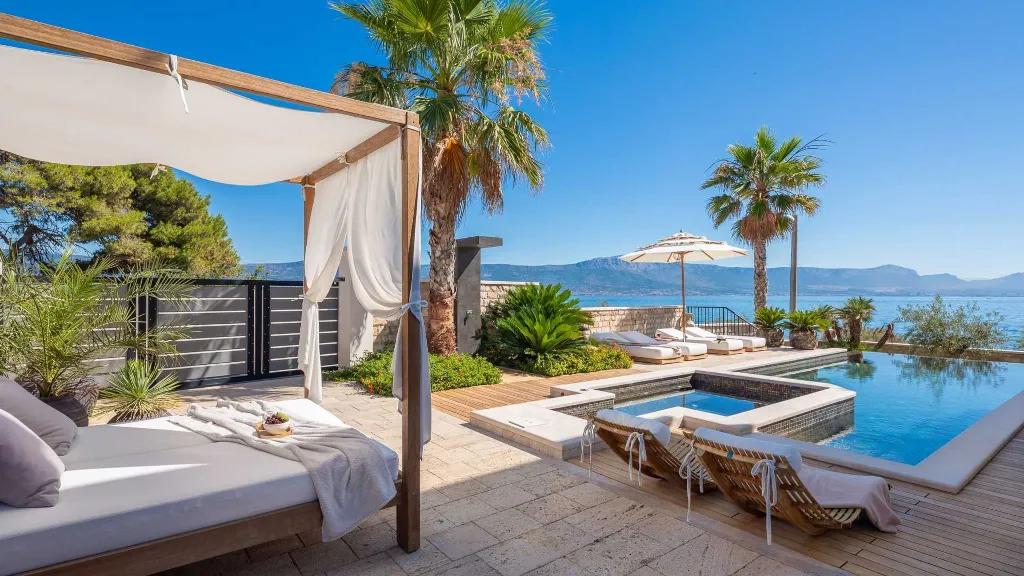 Slatine Villa with Heated Infinity Pool and Sea Views
