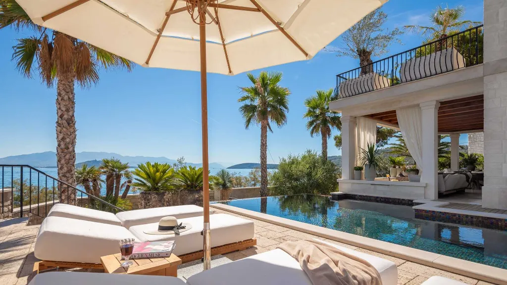 Slatine Villa with Heated Infinity Pool and Sea Views