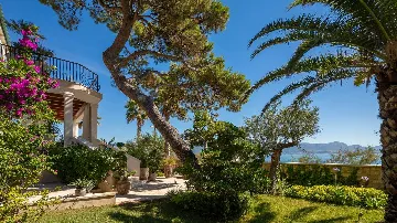 Slatine Villa with Heated Infinity Pool and Sea Views