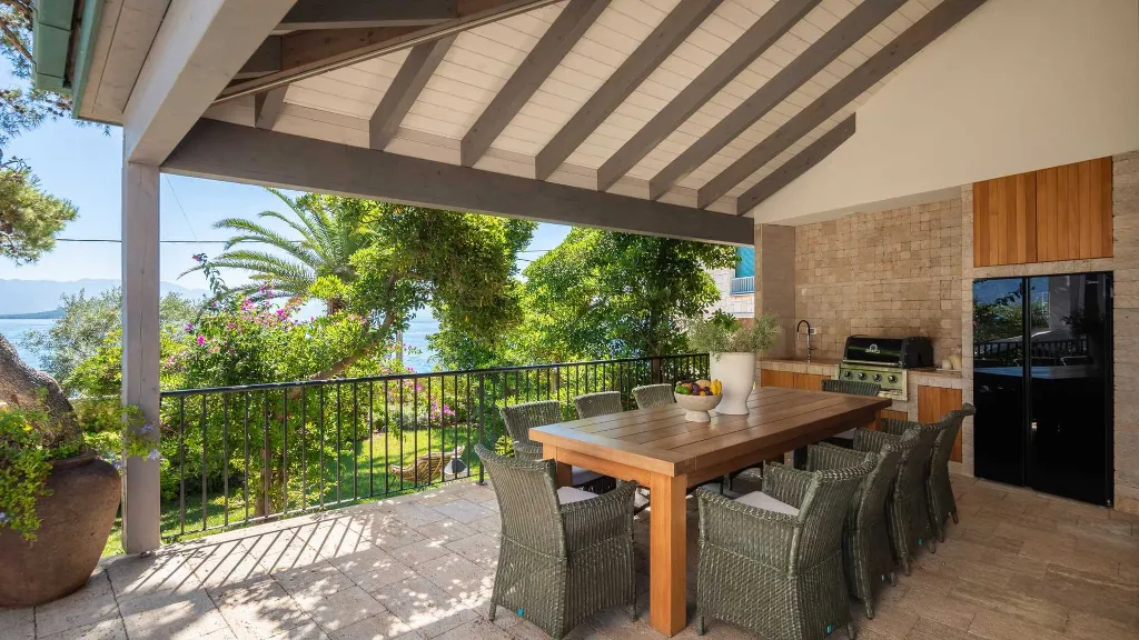 Slatine Villa with Heated Infinity Pool and Sea Views