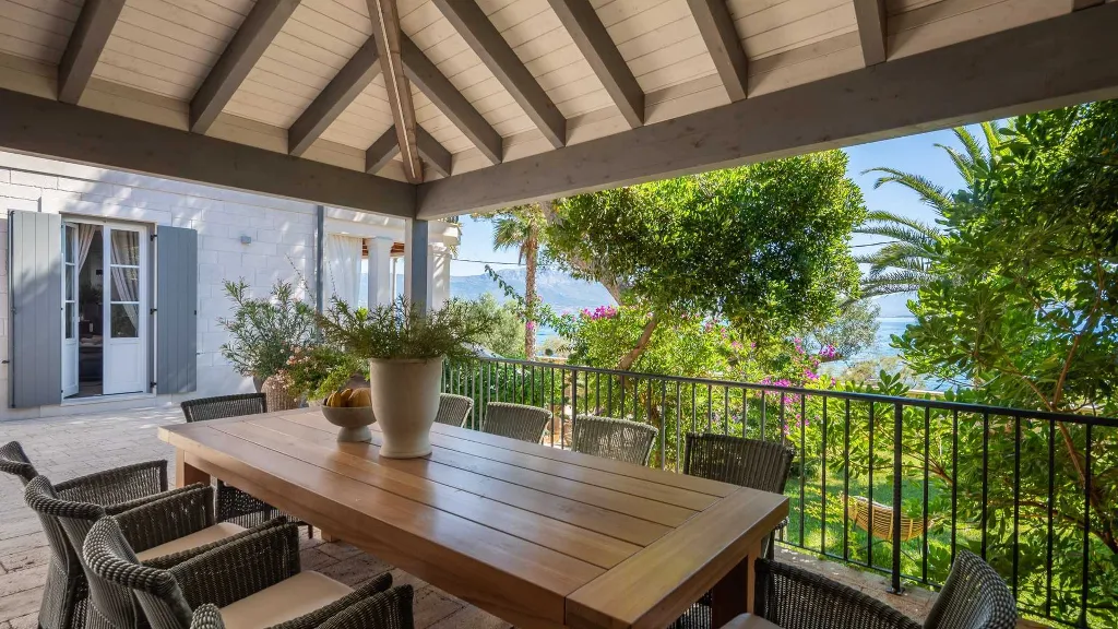 Slatine Villa with Heated Infinity Pool and Sea Views