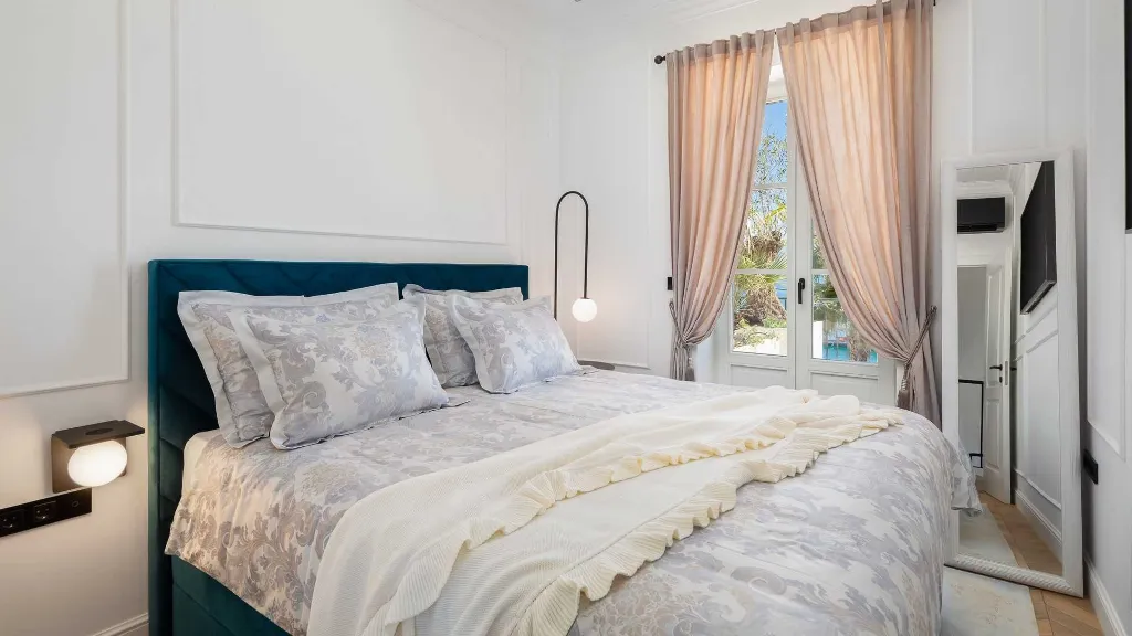Slatine Villa with Heated Infinity Pool and Sea Views