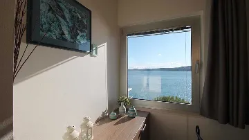 One-Bedroom Apartment with Sea View Balcony in Seget Donji