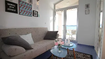 One-Bedroom Apartment with Sea View Balcony in Seget Donji