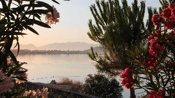 One-Bedroom Apartment with Sea View Balcony in Seget Donji