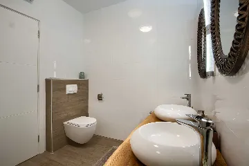 5-Bedroom Villa in Juršići for Up to 14 Guests