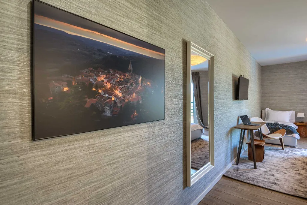 5-Bedroom Villa in Juršići for Up to 14 Guests