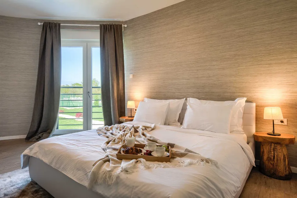 5-Bedroom Villa in Juršići for Up to 14 Guests