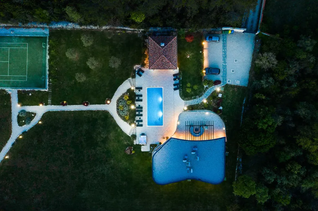 5-Bedroom Villa in Juršići for Up to 14 Guests