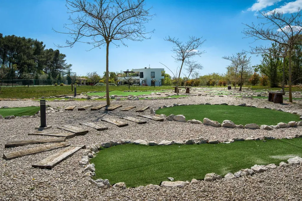 5-Bedroom Villa in Juršići for Up to 14 Guests