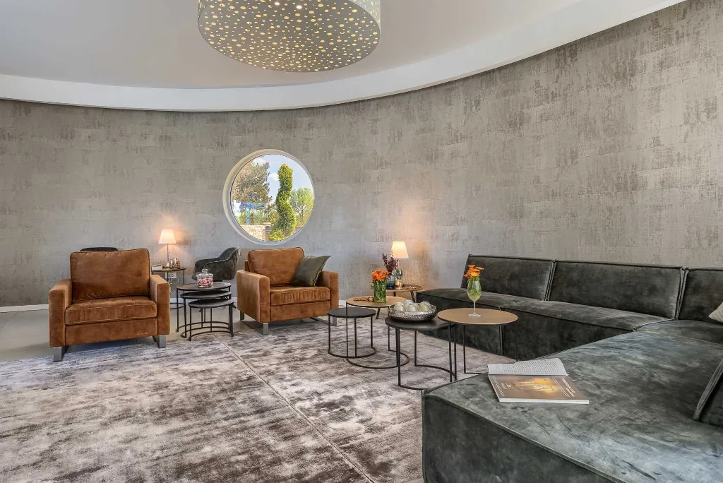 5-Bedroom Villa in Juršići for Up to 14 Guests