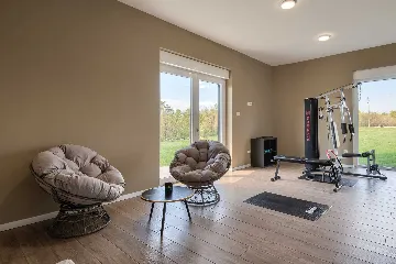 5-Bedroom Villa in Juršići for Up to 14 Guests