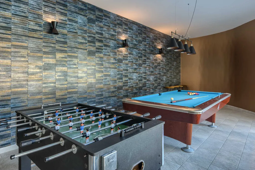 5-Bedroom Villa in Juršići for Up to 14 Guests