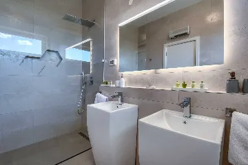 5-Bedroom Villa in Juršići for Up to 14 Guests