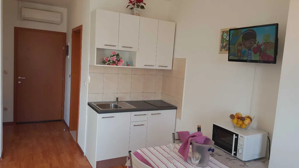 Sea View Apartment for 2 in Lokva Rogoznica