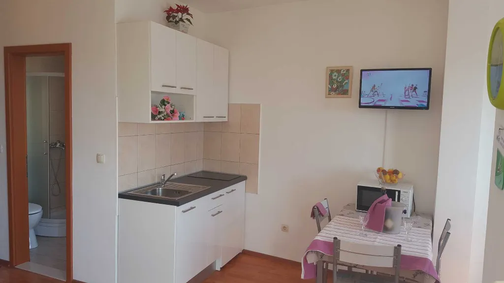 Sea View Apartment for 2 in Lokva Rogoznica