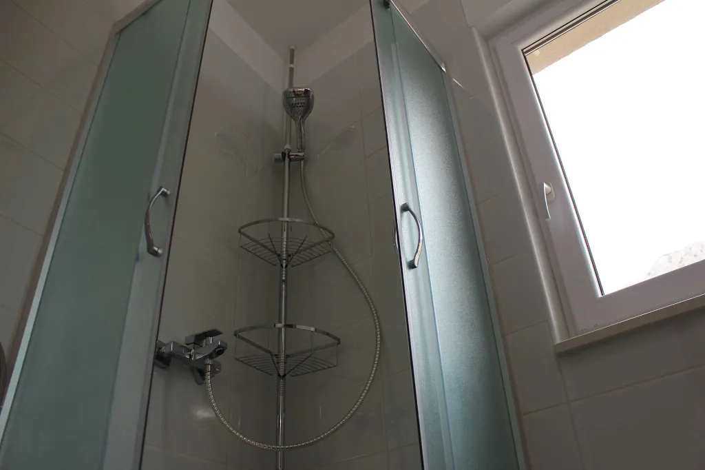 Sea View Apartment for 2 in Lokva Rogoznica