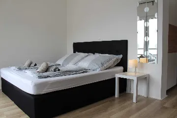 Sea View Apartment for 2 in Lokva Rogoznica