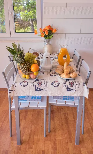 Sea View Apartment with Balcony in Lokva Rogoznica