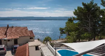 Sea View Apartment with Balcony in Lokva Rogoznica