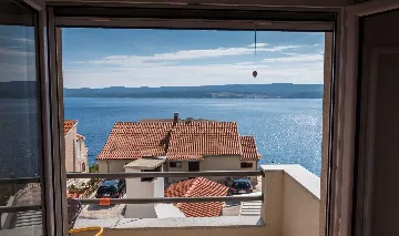 Sea View Apartment with Balcony in Lokva Rogoznica