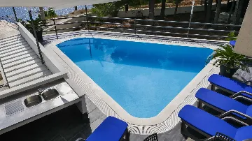 Sea View Apartment with Balcony in Lokva Rogoznica