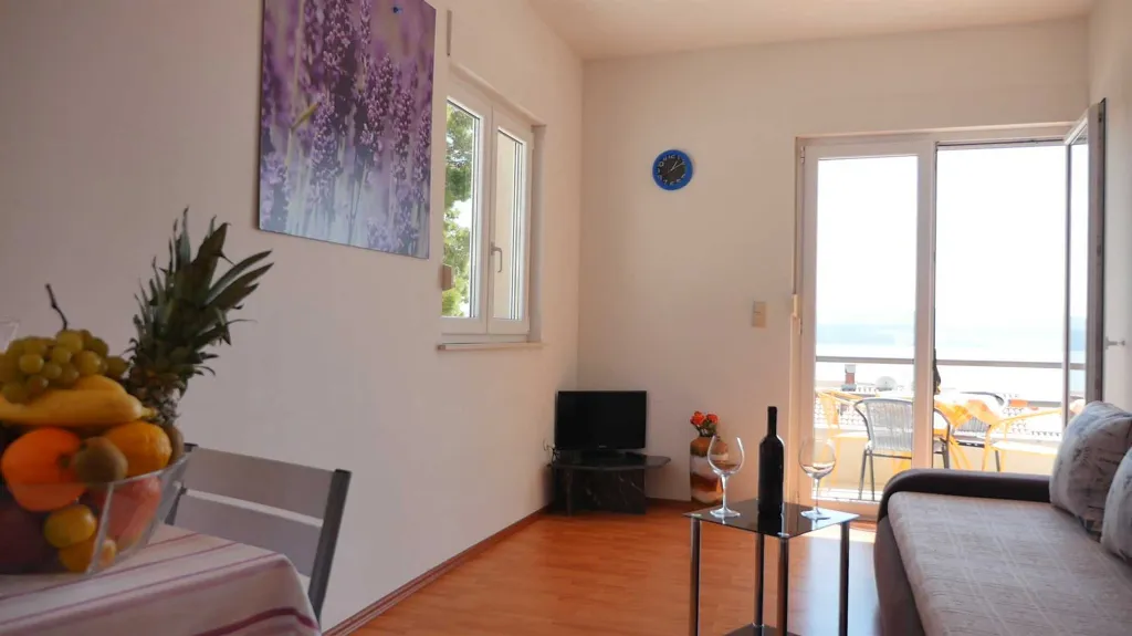 Sea View Apartment with Balcony in Lokva Rogoznica