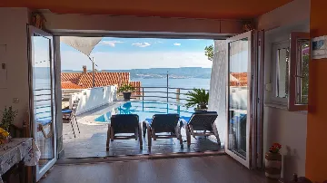 Apartment for 4 Guests in Lokva Rogoznica