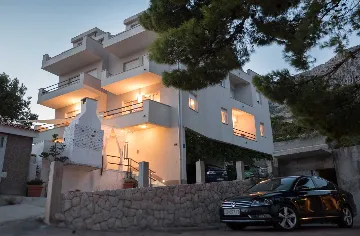 Apartment for 4 Guests in Lokva Rogoznica