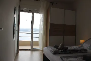 Apartment for 2 in Lokva Rogoznica with Sea View